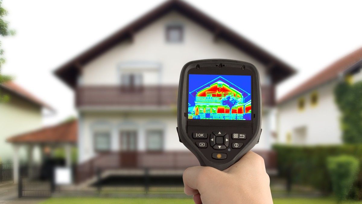 Thermal camera image showing the Stefan-Boltzmann law in practice as warmer surfaces radiate more infrared